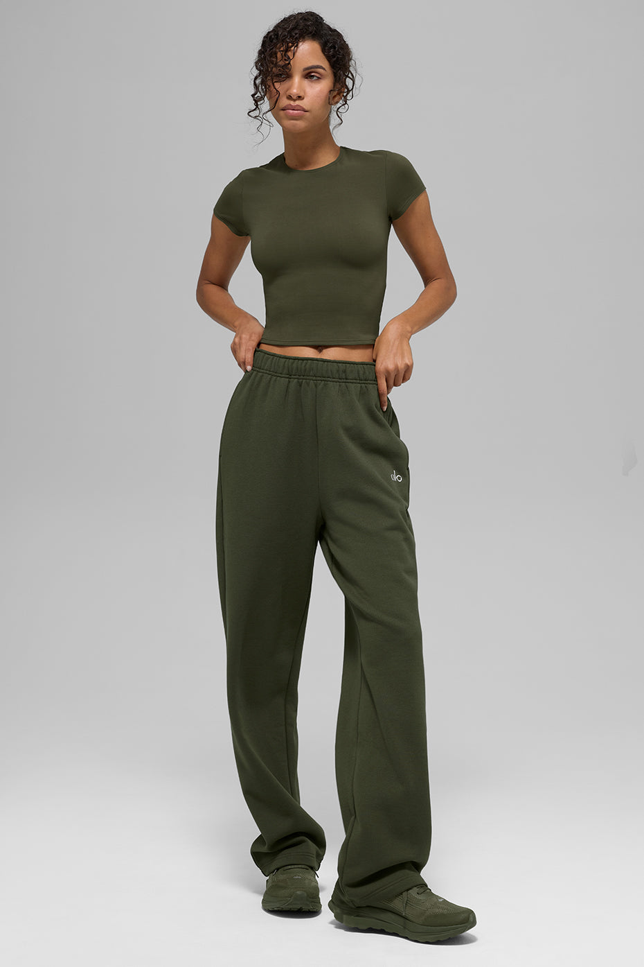 Accolade Straight Leg Sweatpant - Green Olive