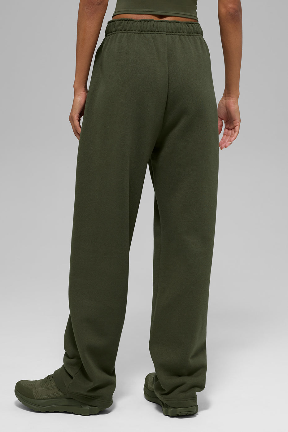 Accolade Straight Leg Sweatpant - Green Olive
